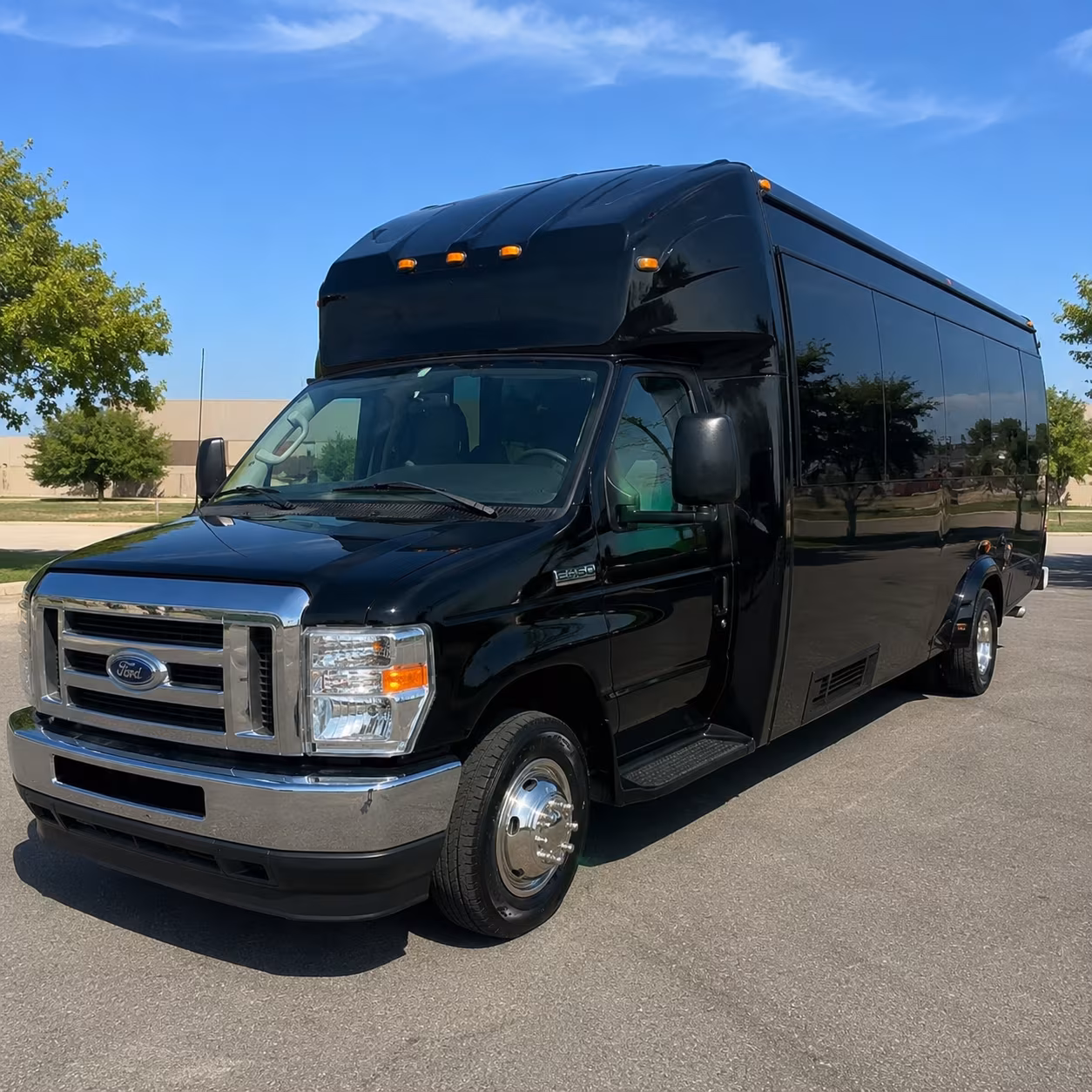 booking airport transportation for large events and group arrivals in clarksville