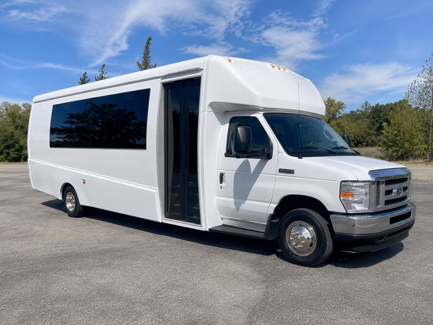 bus rentals for corporate retreats and team outings around clarksville