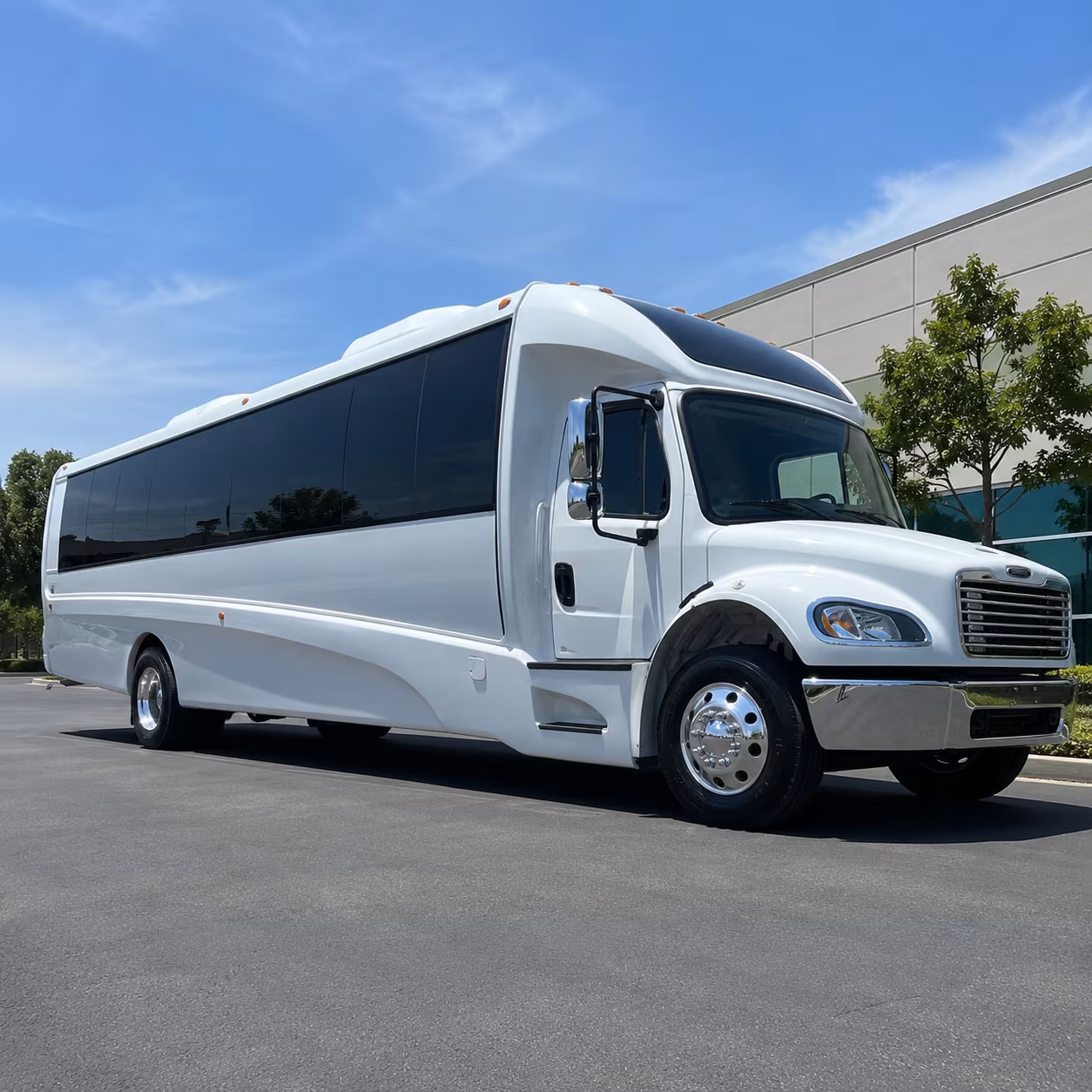 clarksville 28 passenger minibus