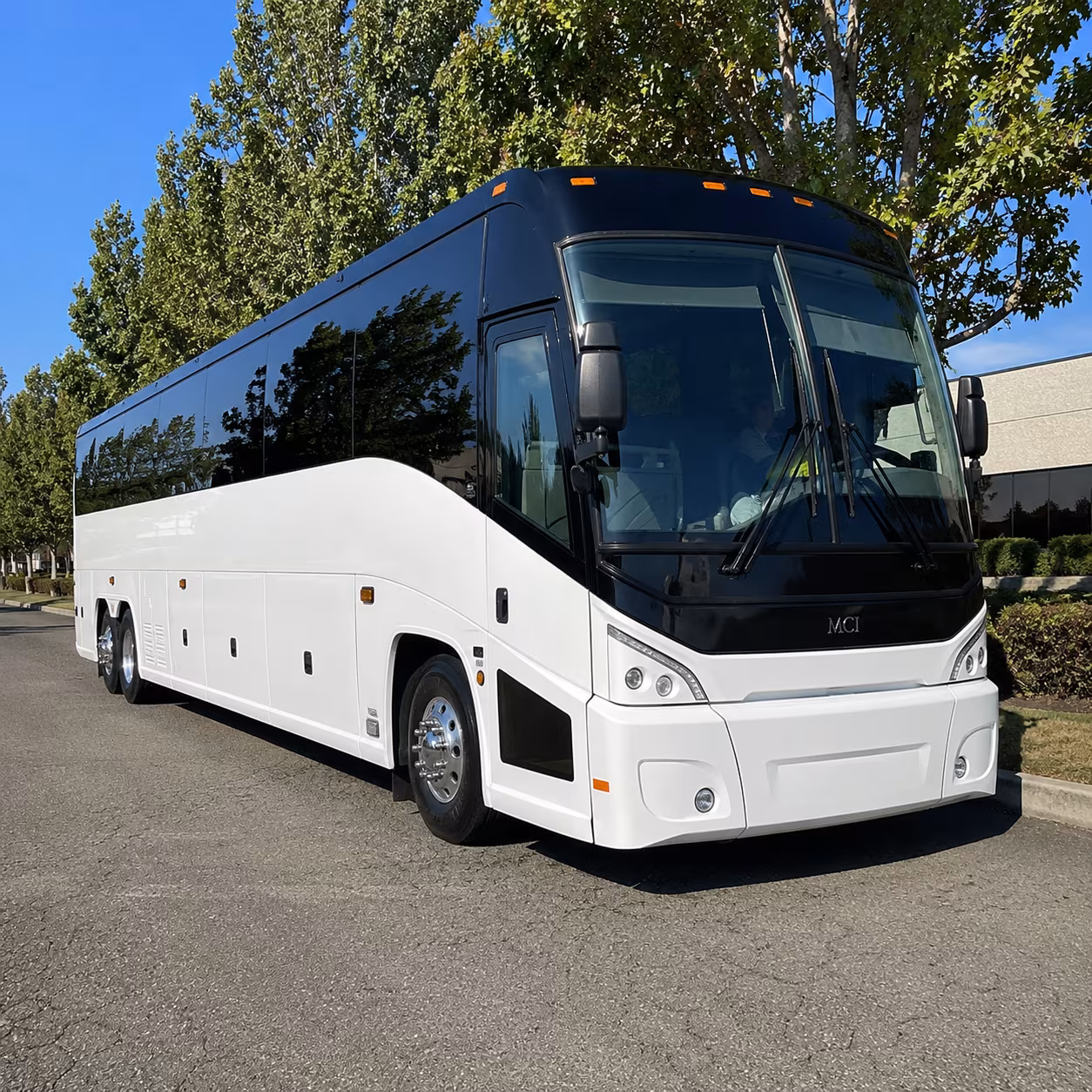 clarksville 50 passenger charter bus