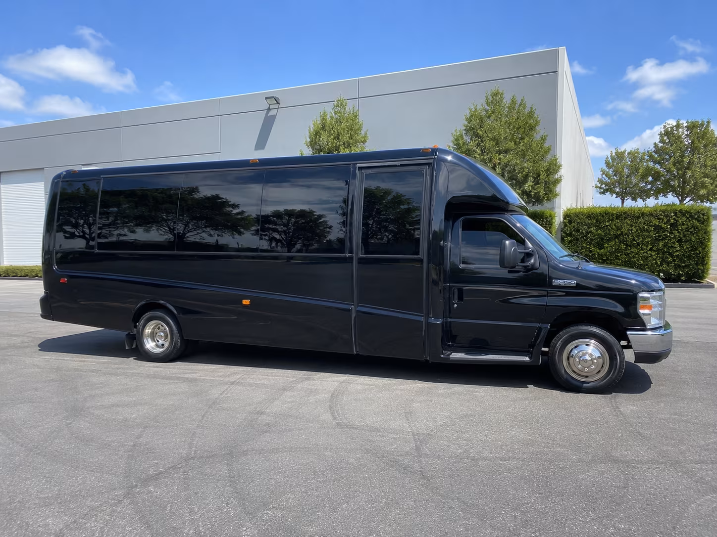 clarksville wine tour party bus rental