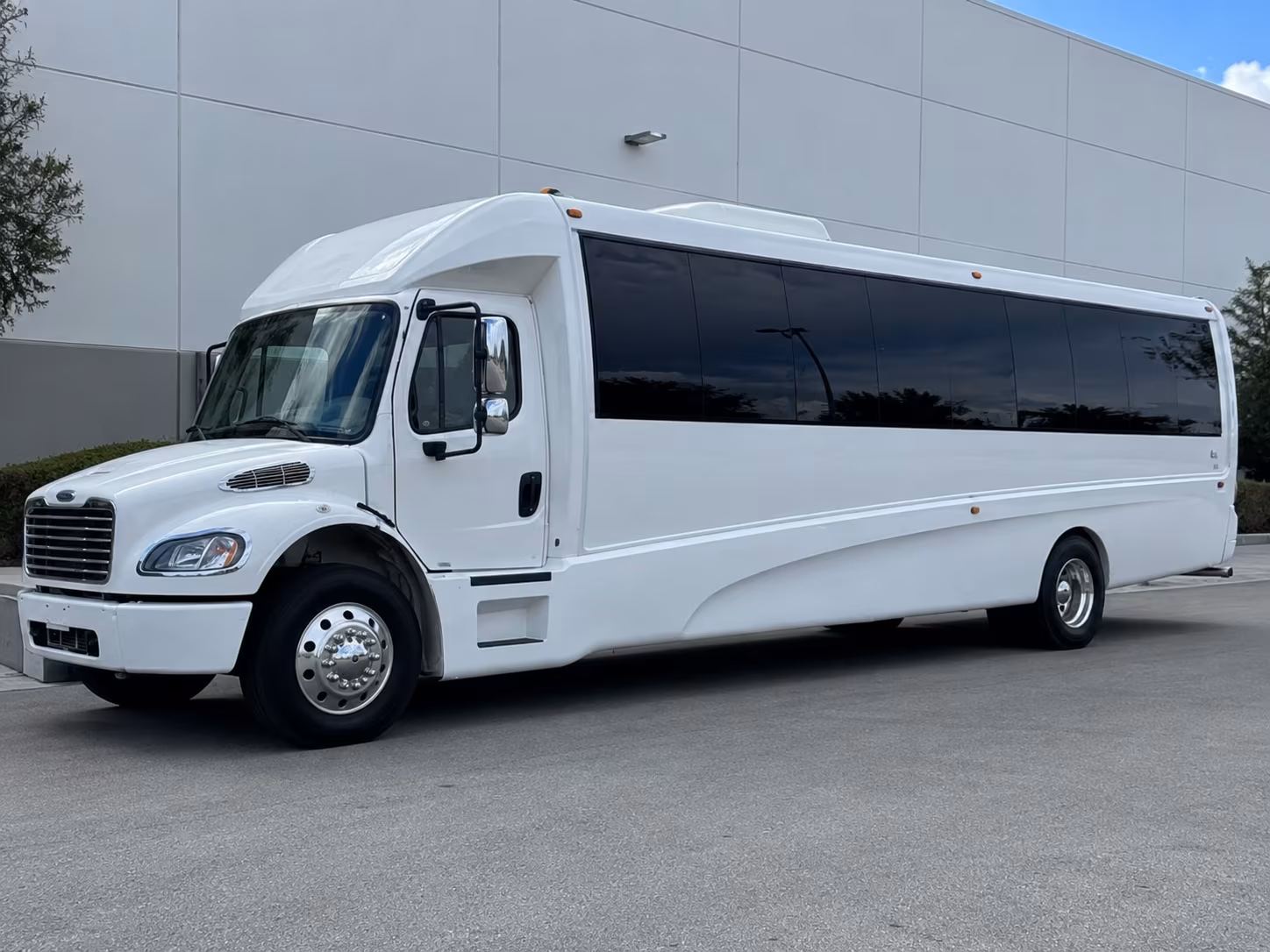 festival and concert buses serving clarksville events