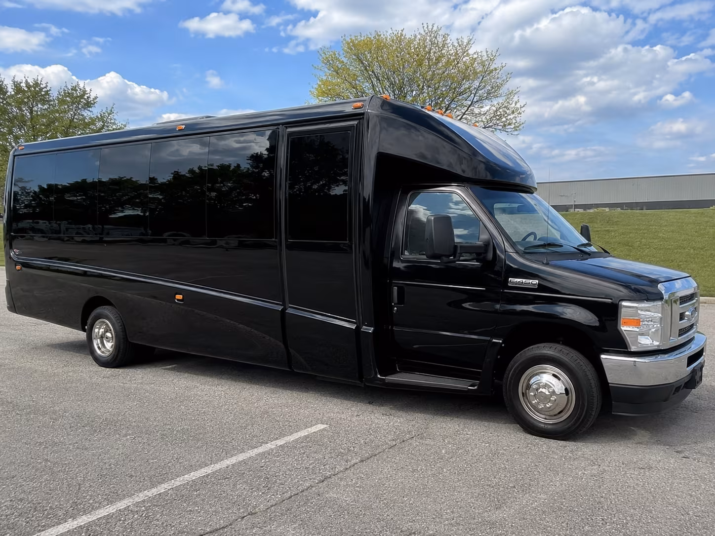 minibuses for small group wine tours around montgomery county